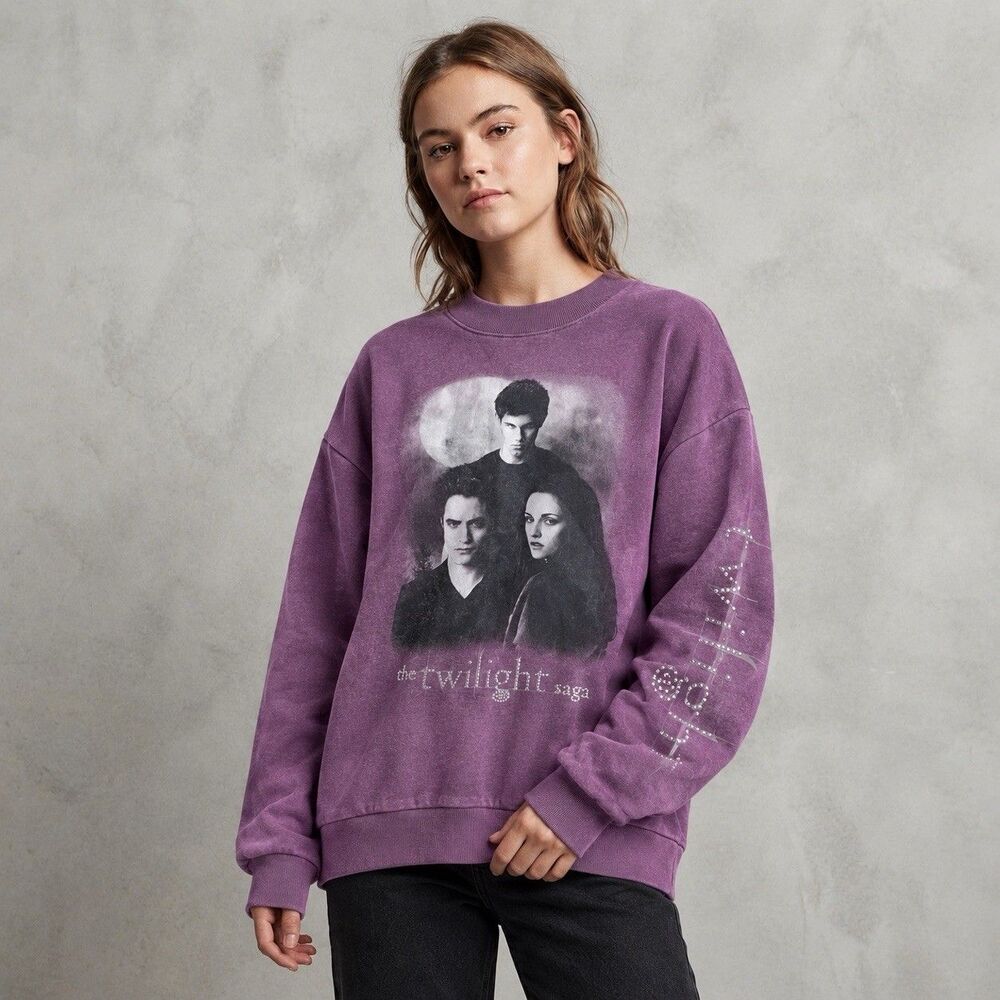 NWT Twilight Saga Purple Sweatshirt size M Bella Jacob Edward Rhinestone Y2K
